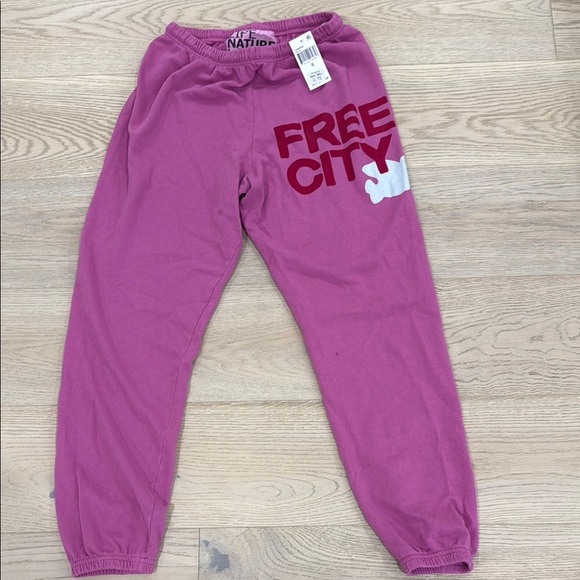 freecity women’s Magenta Joggers - Picture 1 of 4